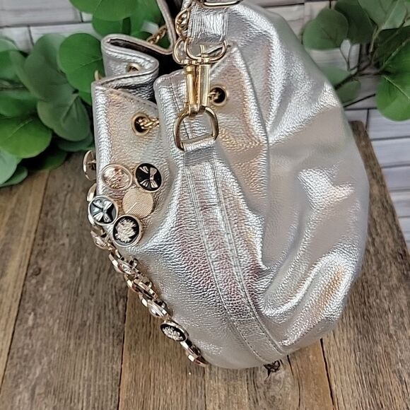 Unbranded silver metallic button studded drawstring shoulder bag - Picture 4 of 15